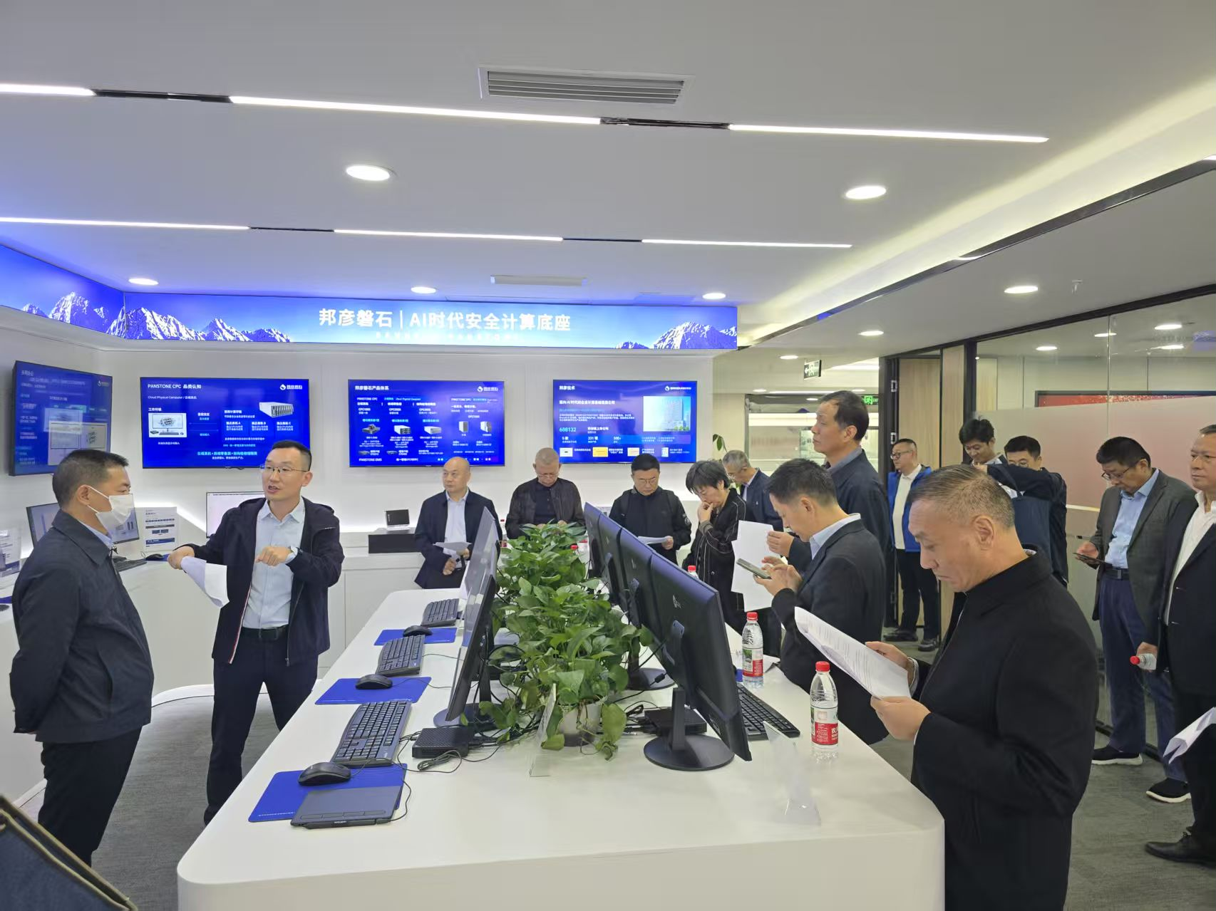成都市政协民建界别调研组走进邦彦技术，共话AI赋能产业发展